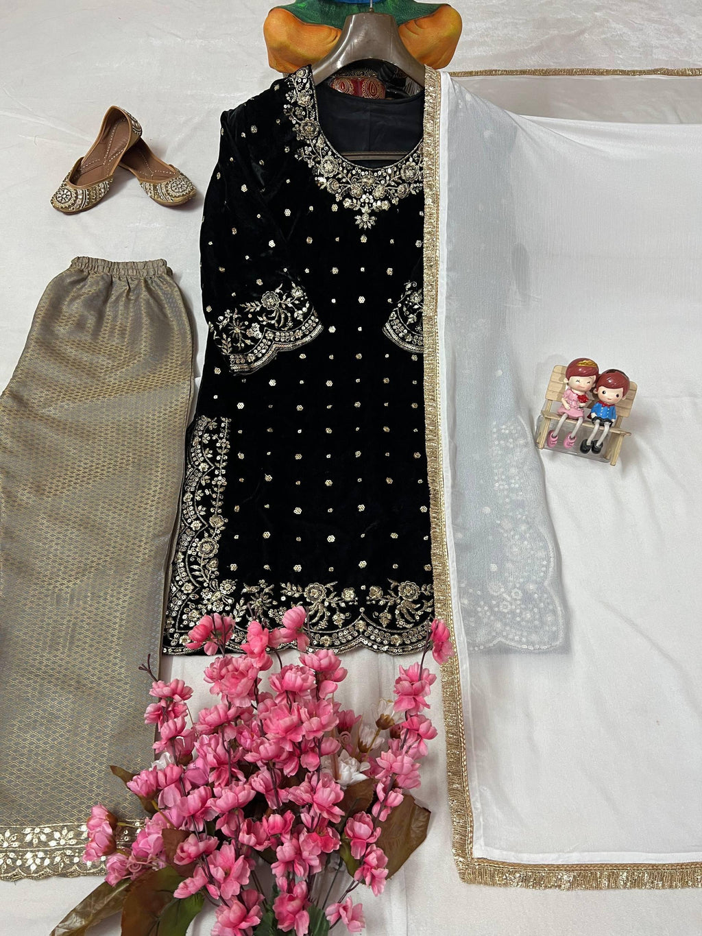Velvet Kurti-Pant Set Sequins & Zari embroidery work with Cutwork Border