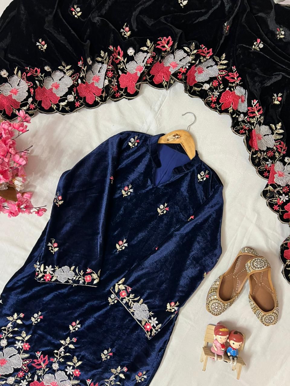 HEAVY VELVET KURTA & PANT (3-PIS SET) SEQUINS EMBROIDERY WORK