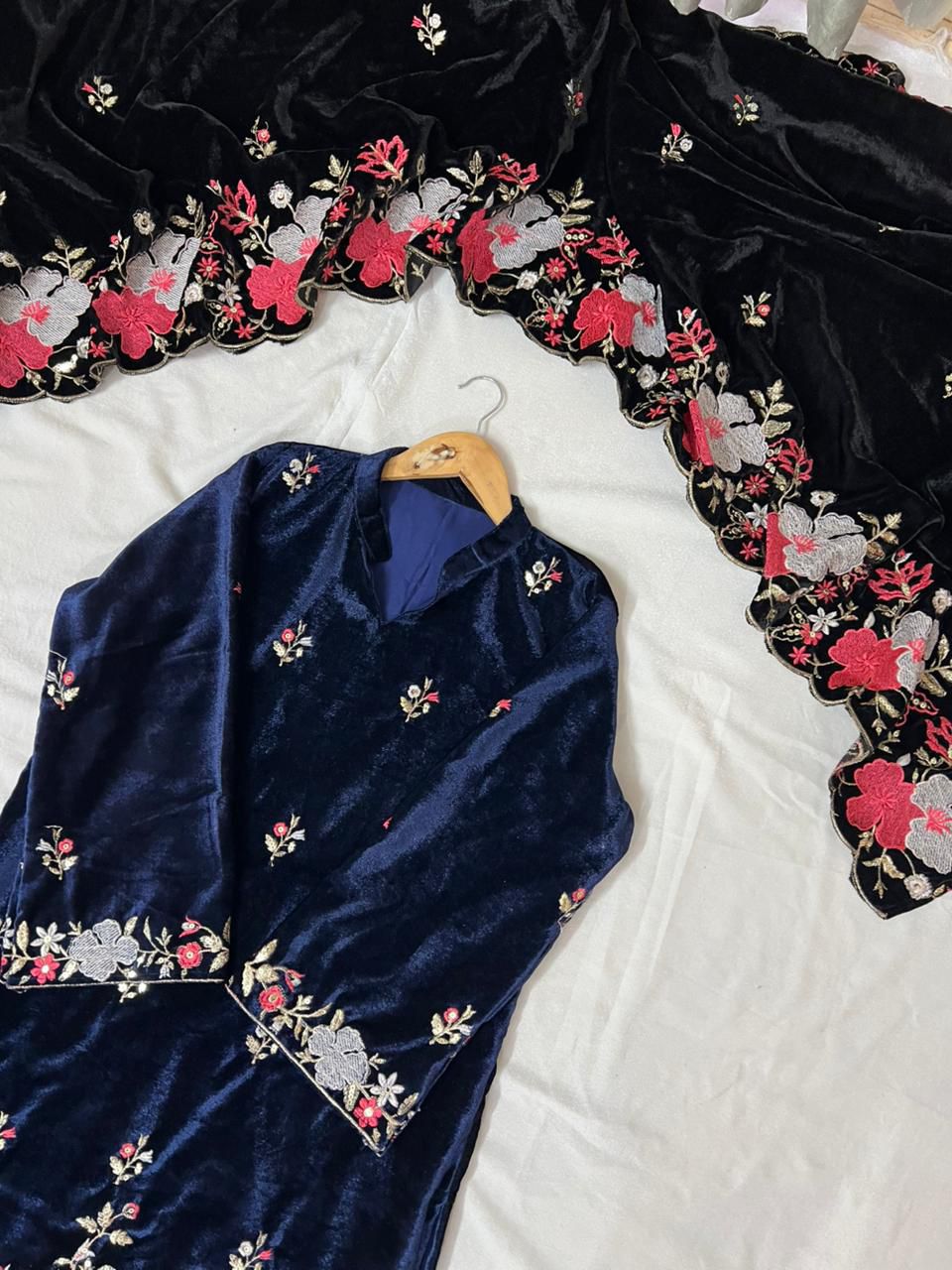 HEAVY VELVET KURTA & PANT (3-PIS SET) SEQUINS EMBROIDERY WORK